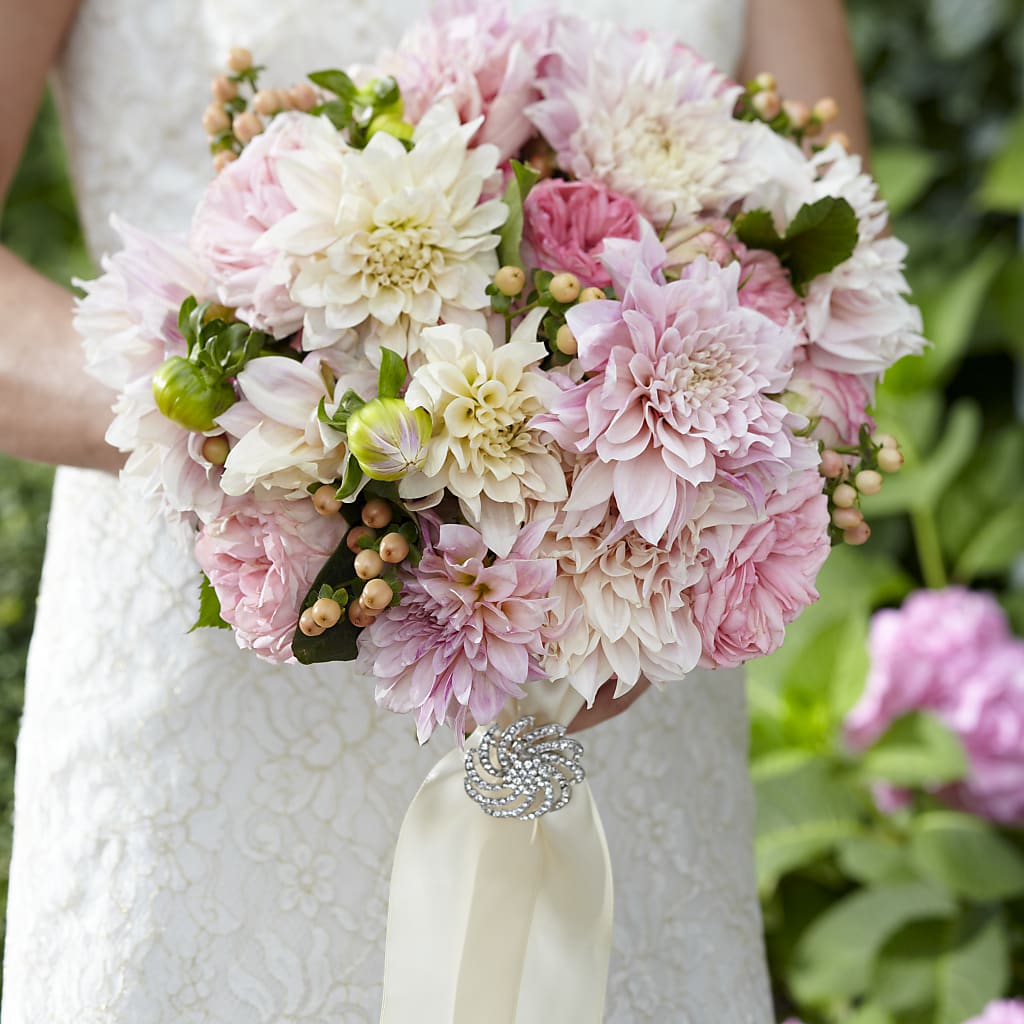 Heart's Promise Bouquet – Guilles Flowers Santa Clara, San Jose CA