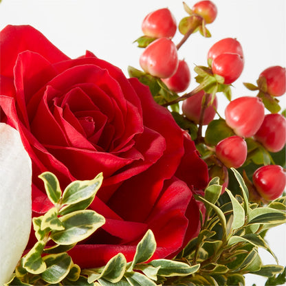 Snowy Wonderland Bouquet –  Guilles Flowers Santa Clara, San Jose CA