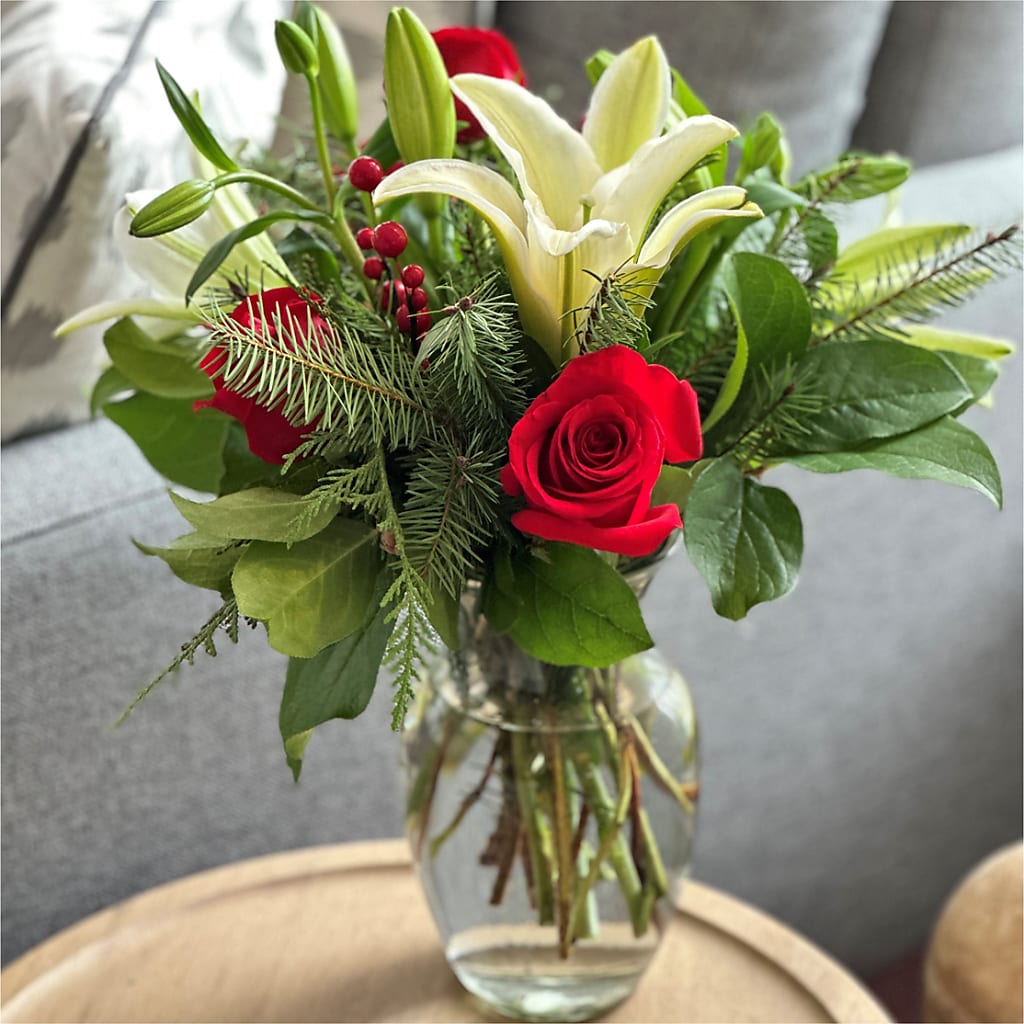 Sparkling Snowflakes Bouquet –  Guilles Flowers Santa Clara, San Jose CA